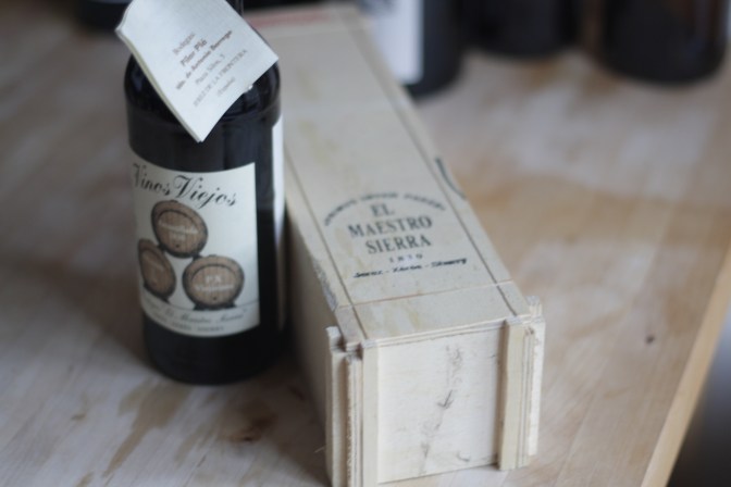 El Maestro Sierra VORS (I'm cheating as this is really the back label of the amontillado from my own collection but I don't have a picture of the oloroso!)